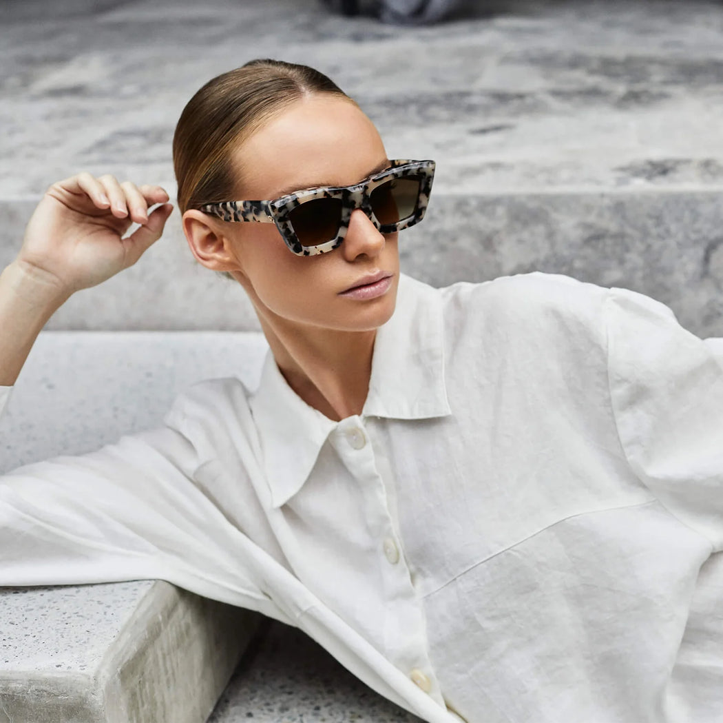Soho Ivory Tort / Black Gradient Lens Polarised