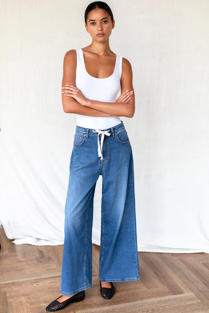 Super Wide Leg | Medium Light Wash