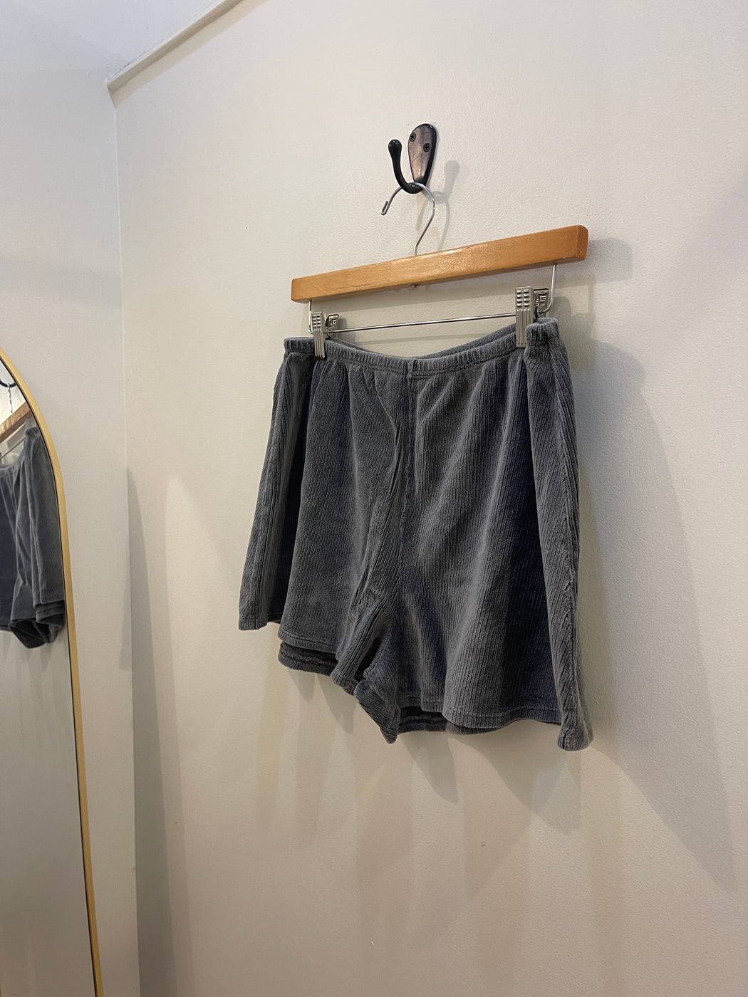 Noa Velour Short | Vintage Black