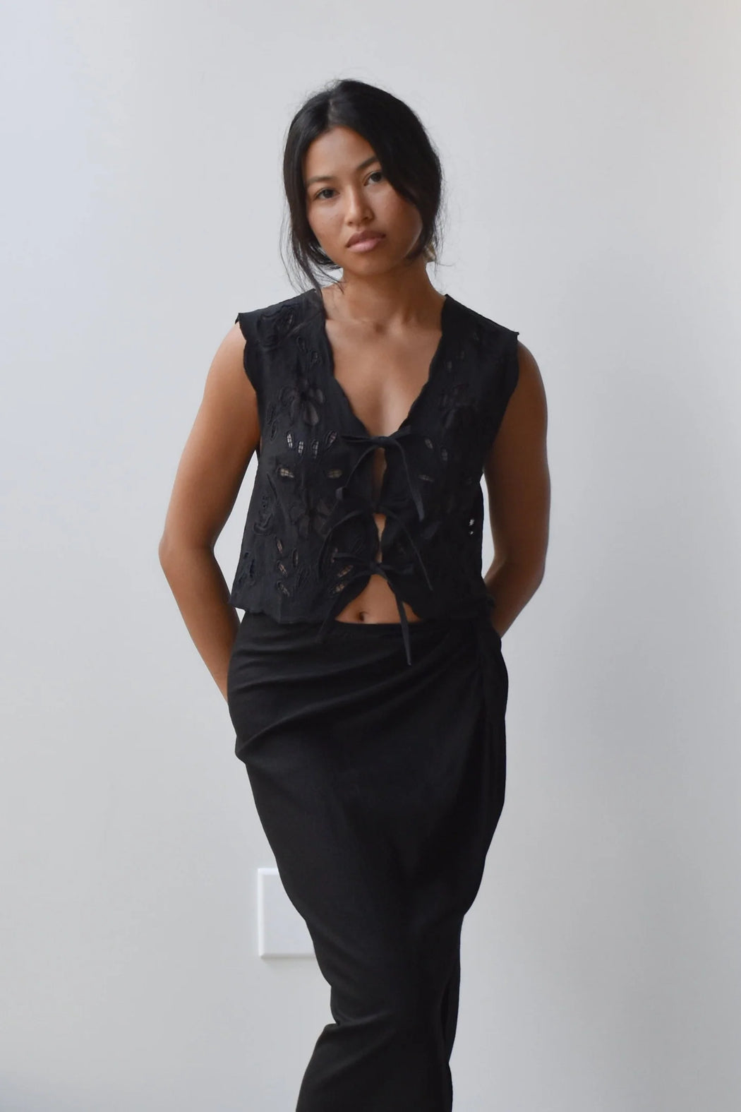 Flower Lace Vest | Black