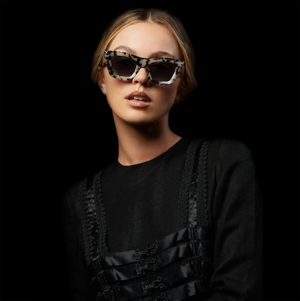 Soho Ivory Tort / Black Gradient Lens Polarised