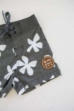 Kids Townshorts | Black Plumeria