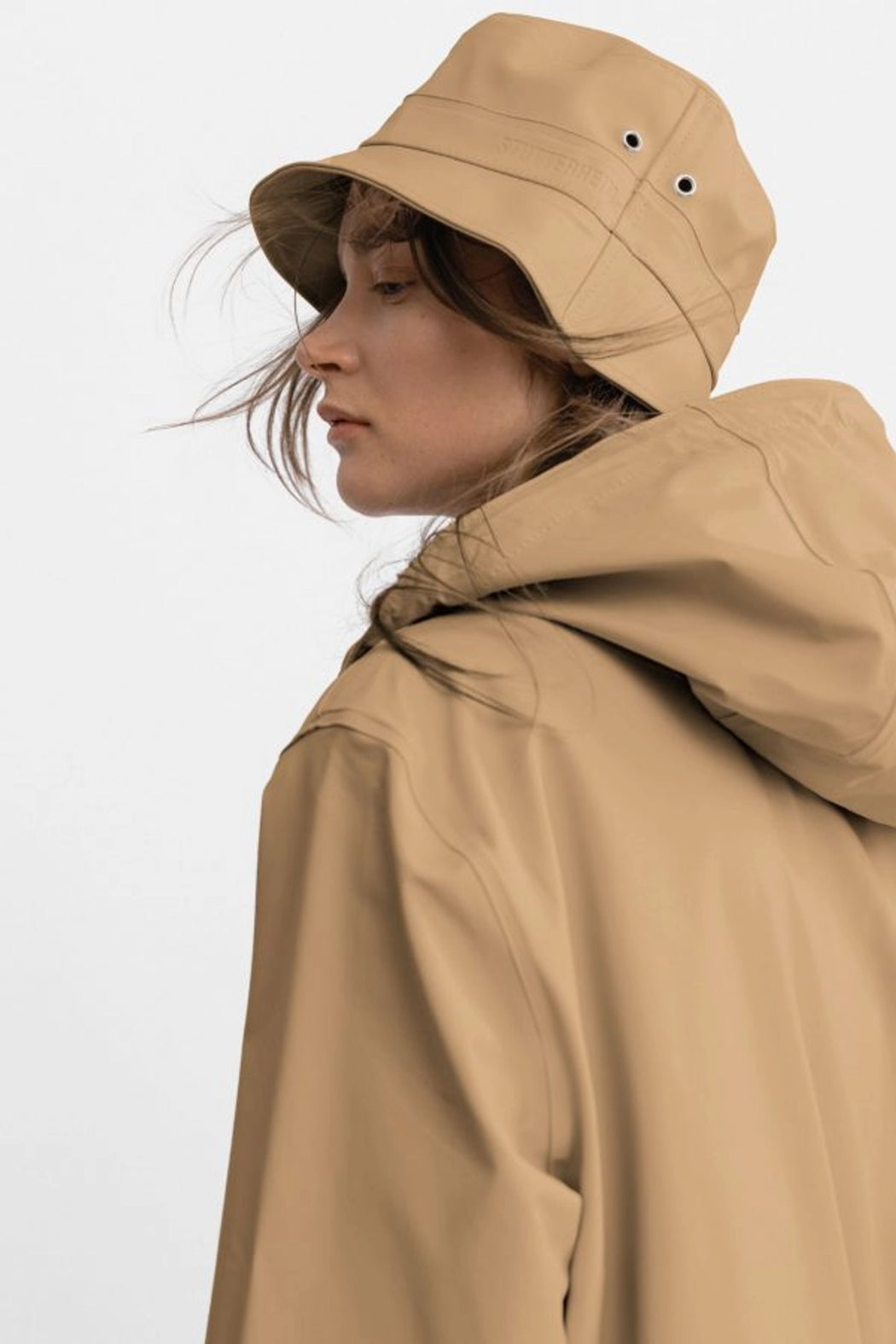 Stockholm LW Raincoat | Sand