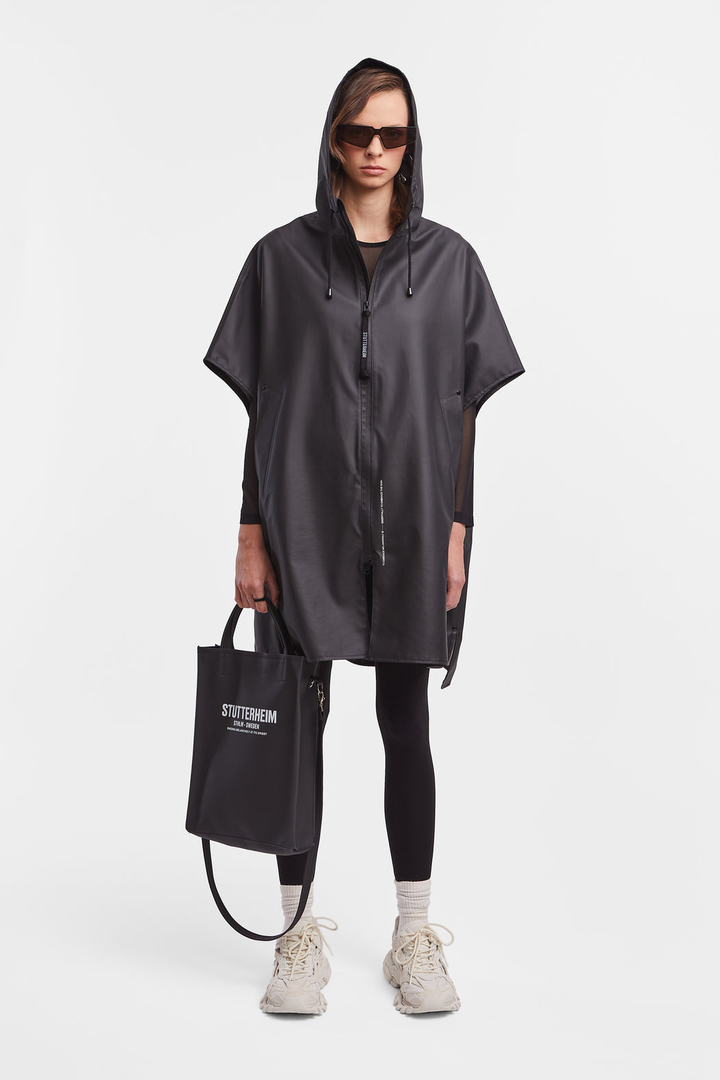 Lomma Zip Poncho | Black