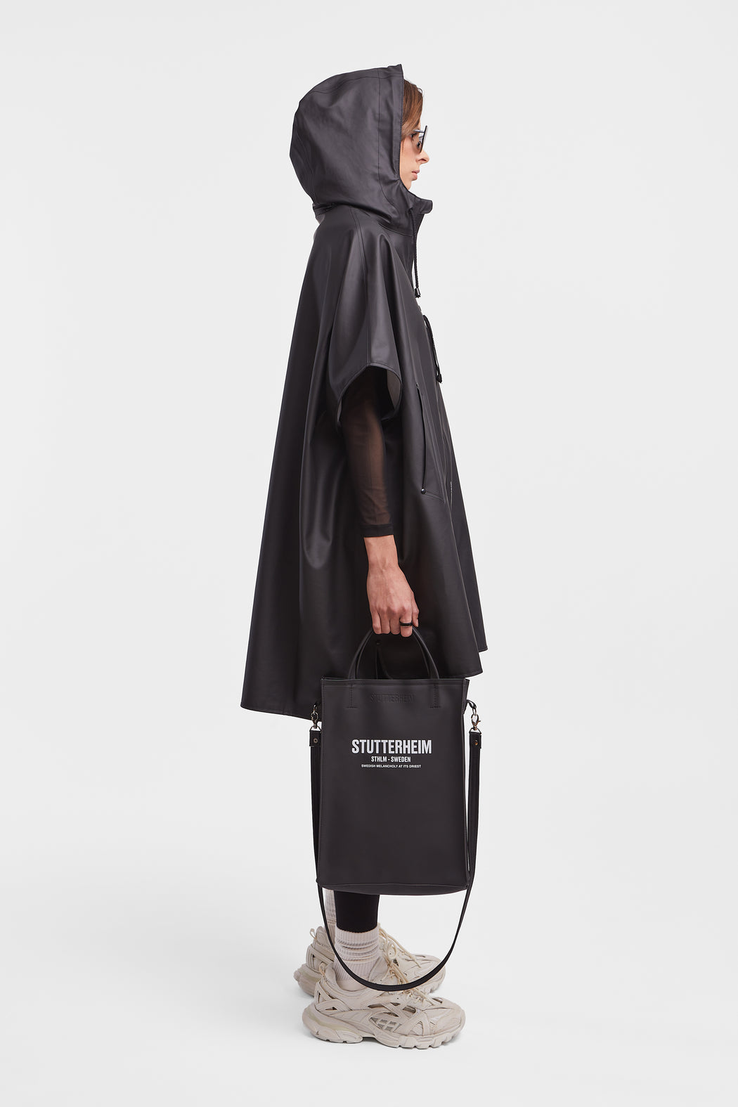Lomma Zip Poncho | Black