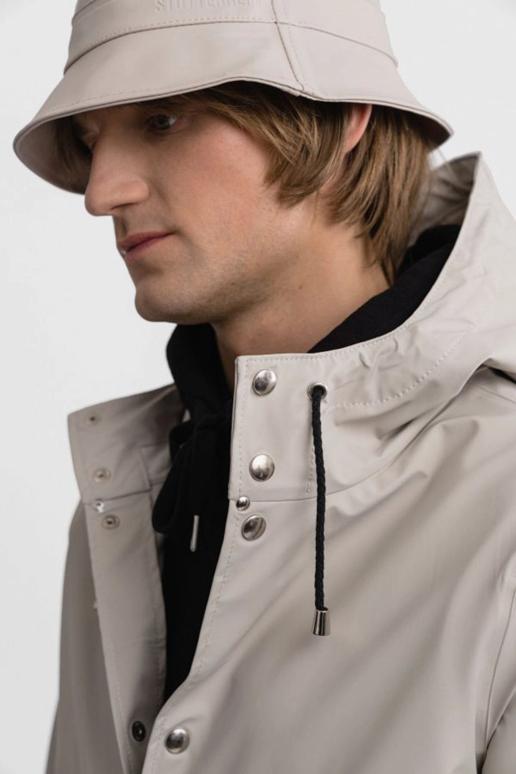 Stockholm LW Raincoat | Light Sand