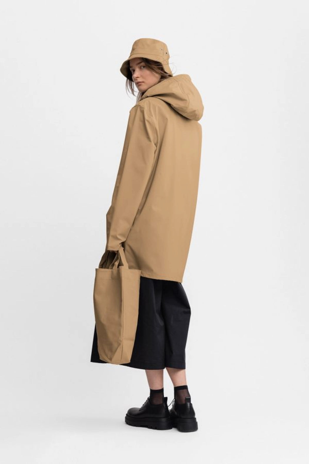 Stockholm LW Raincoat | Sand