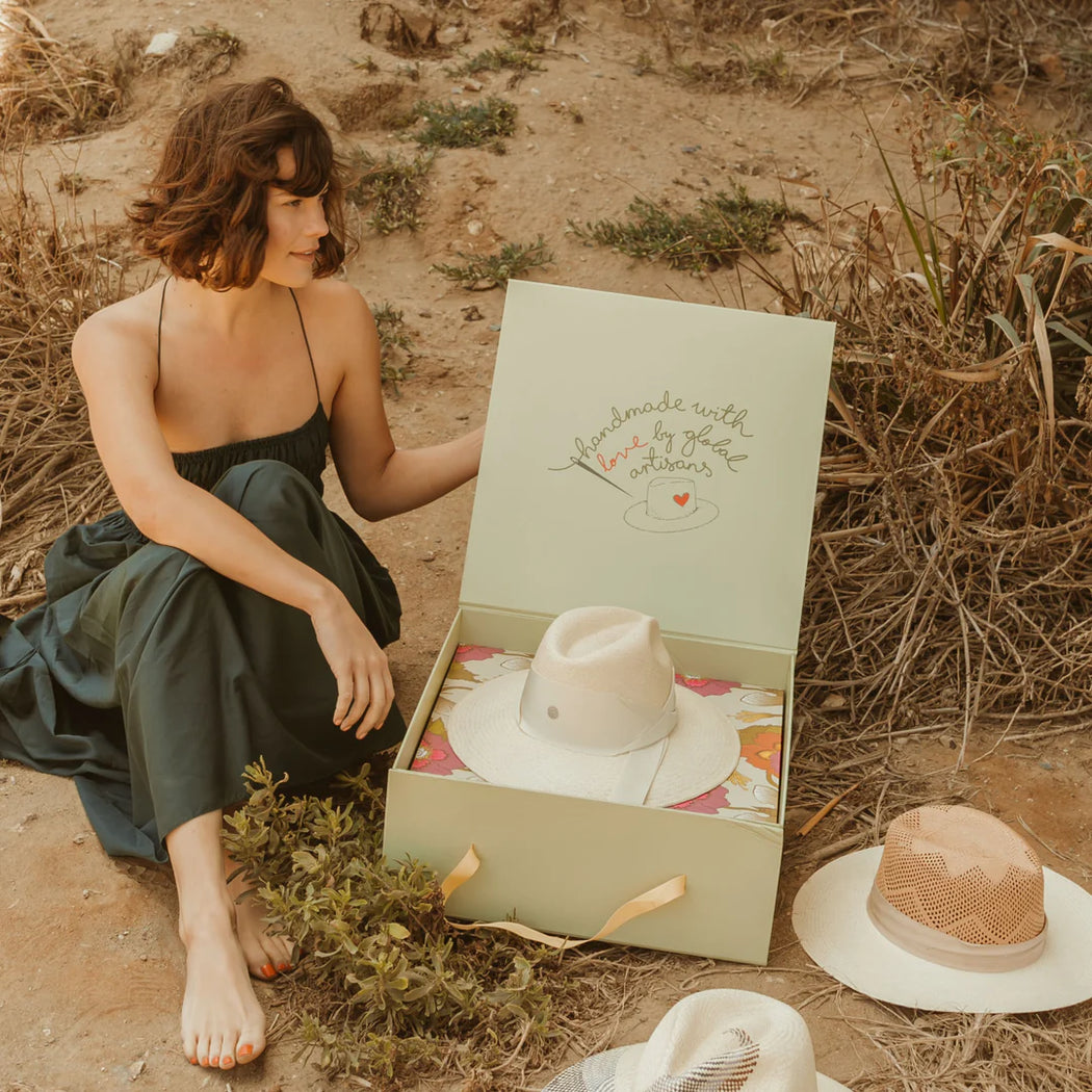 Freya Gift Hat Box