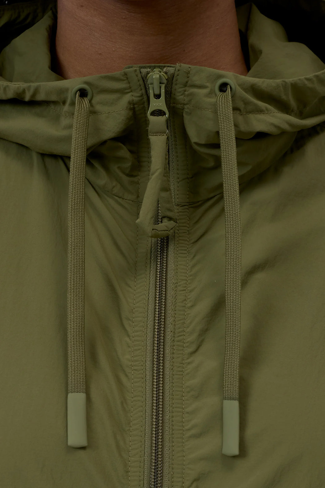 Airy Nylon Parka | Hunter Green