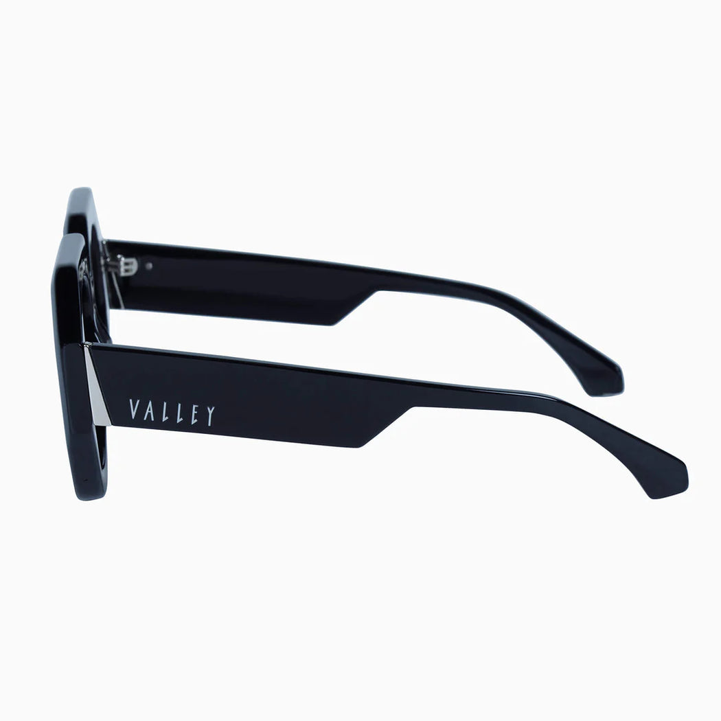 Monolith | Gloss Black w. Silver Metal Trim / Black Lens