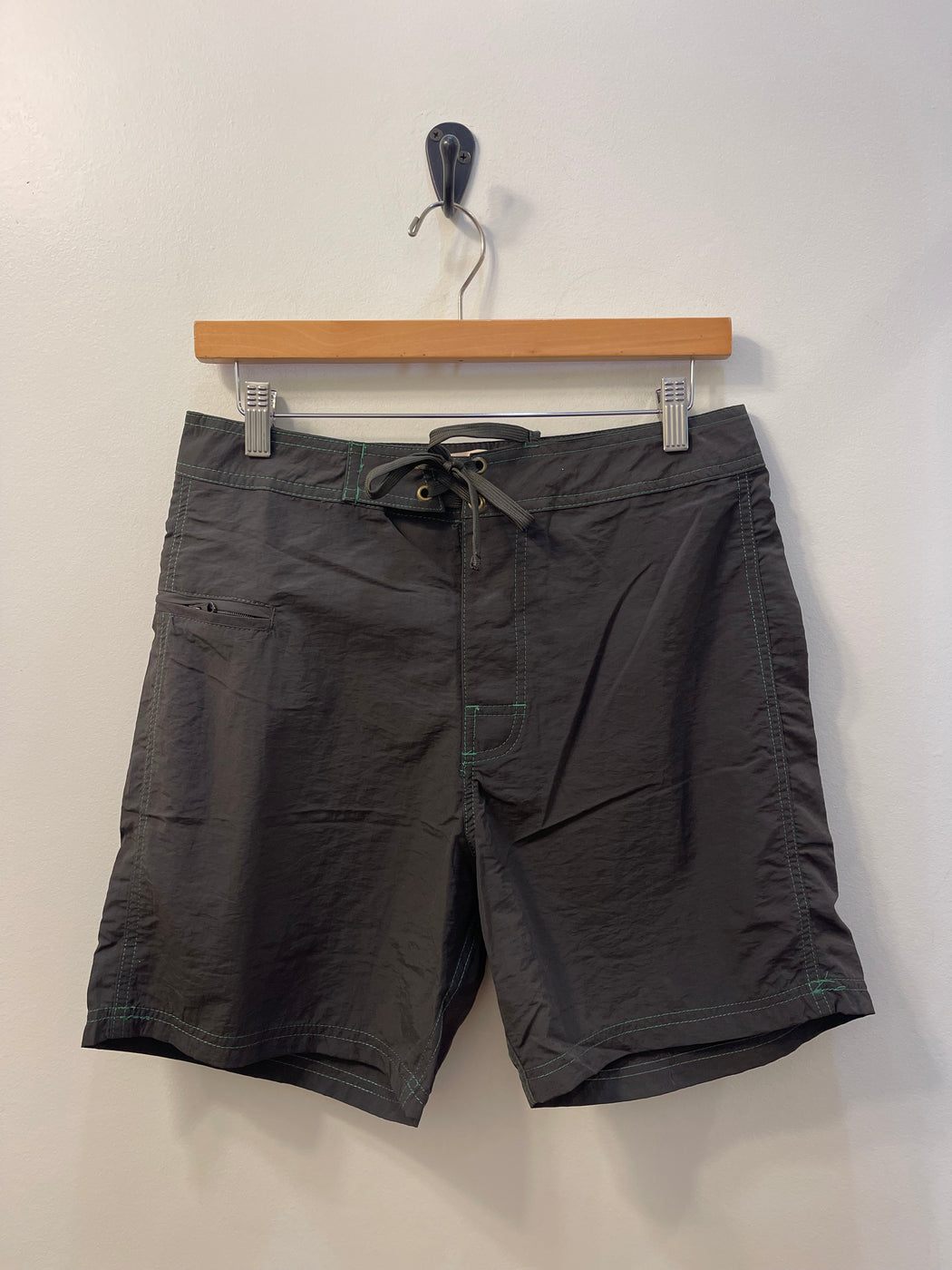 Skiff Trunks l Graphite