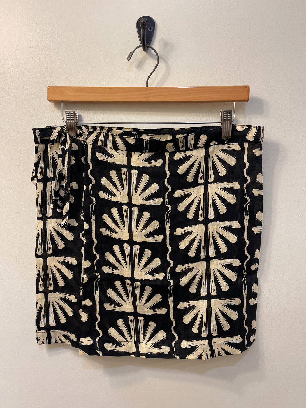 Birdie Linen Wrap Skirt | Marais