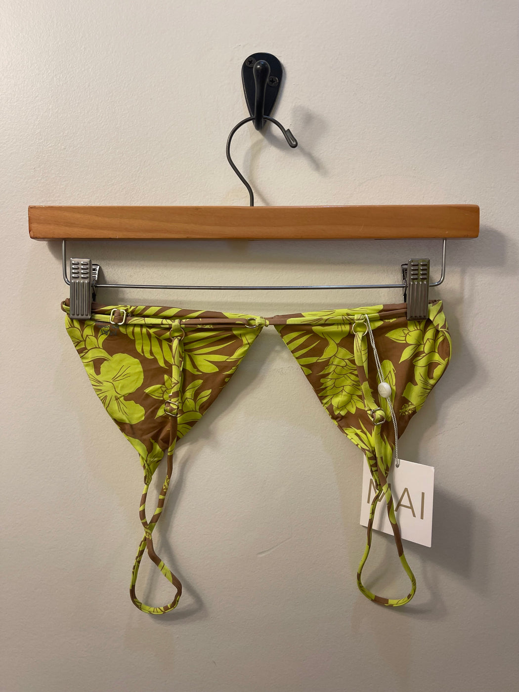 EXCLUSIVE String Top | Neon Floral