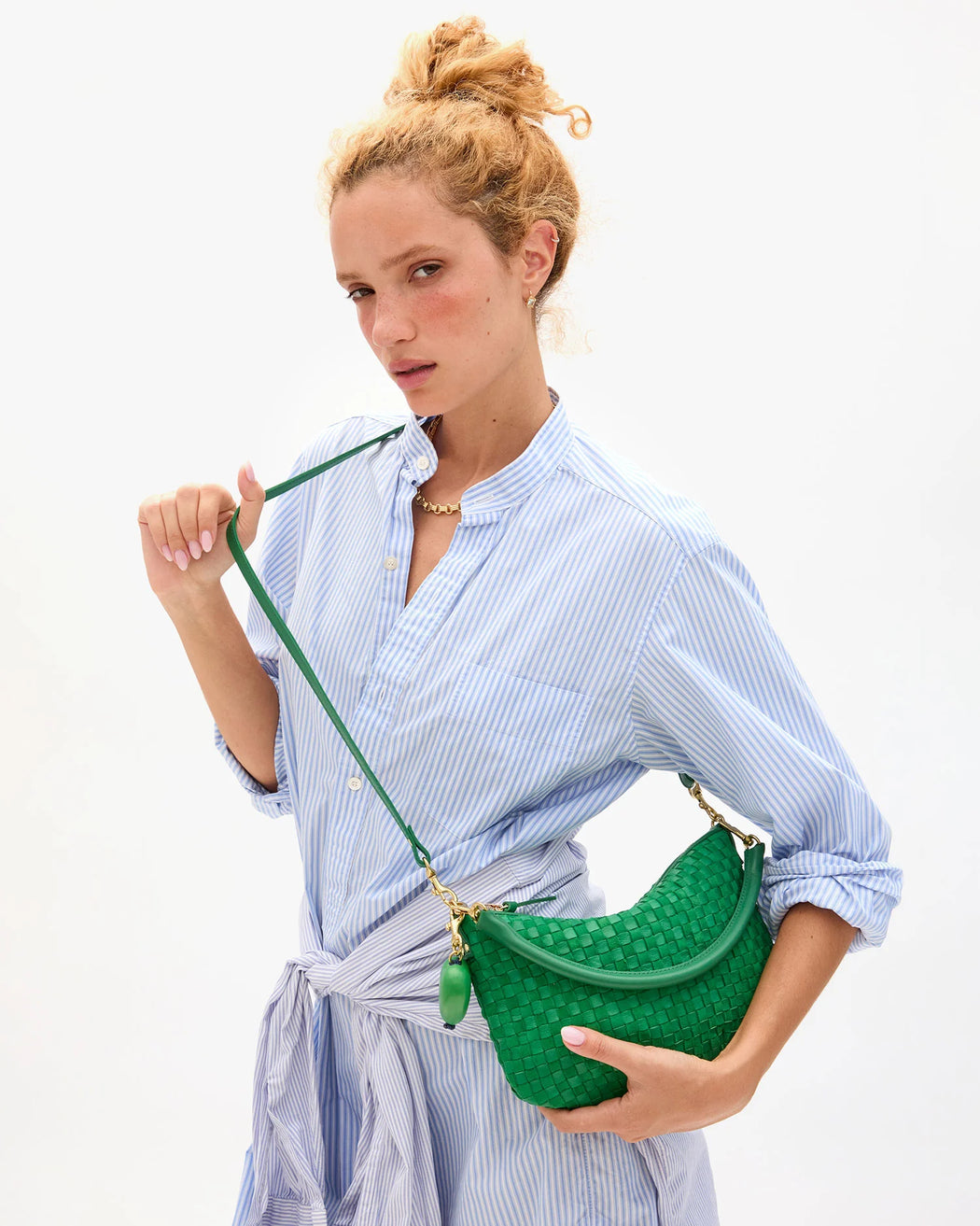 Petite Moyen Messenger | Leather & Suede Woven Checker in Grass