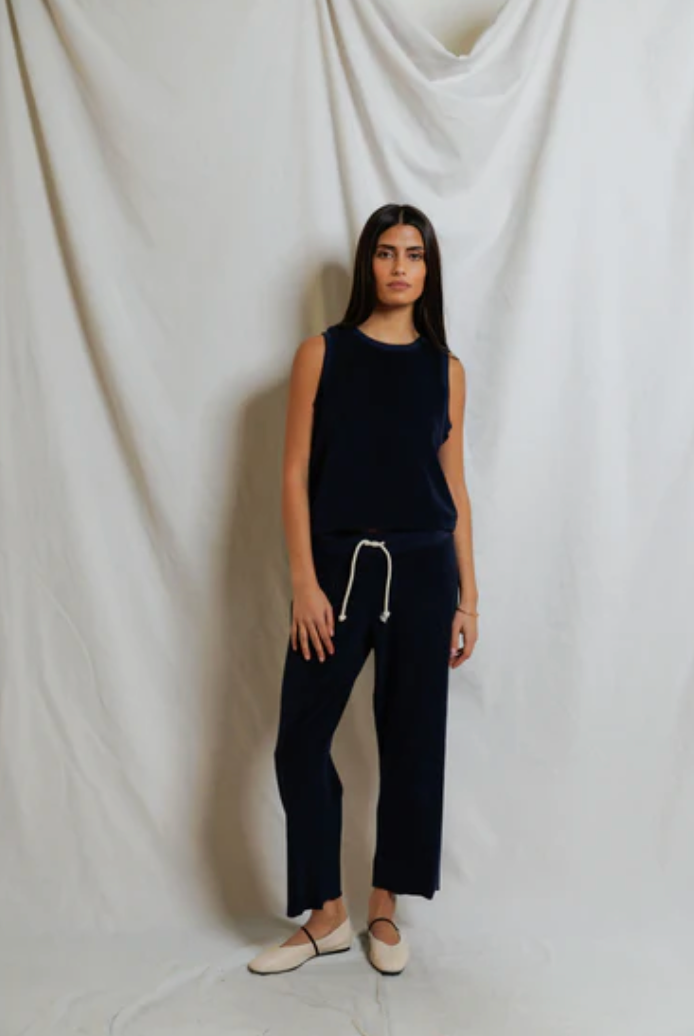 Eliana Loop Capri Pant | Navy