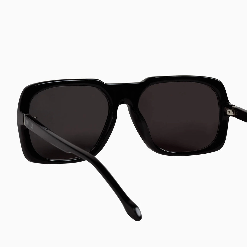 Memoir | Gloss Black w. Silver Metal Trim / Light Brown Lens