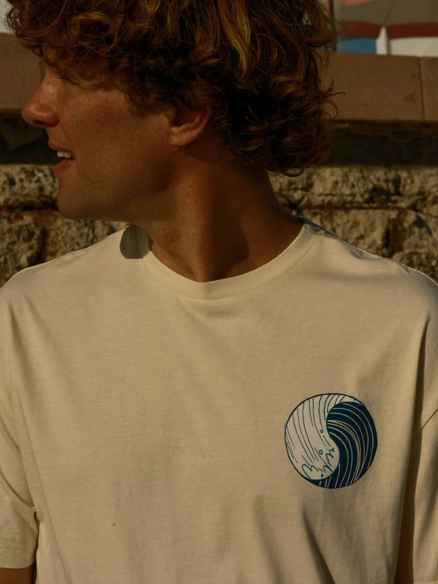 Surfing NaturallyTee | Natural