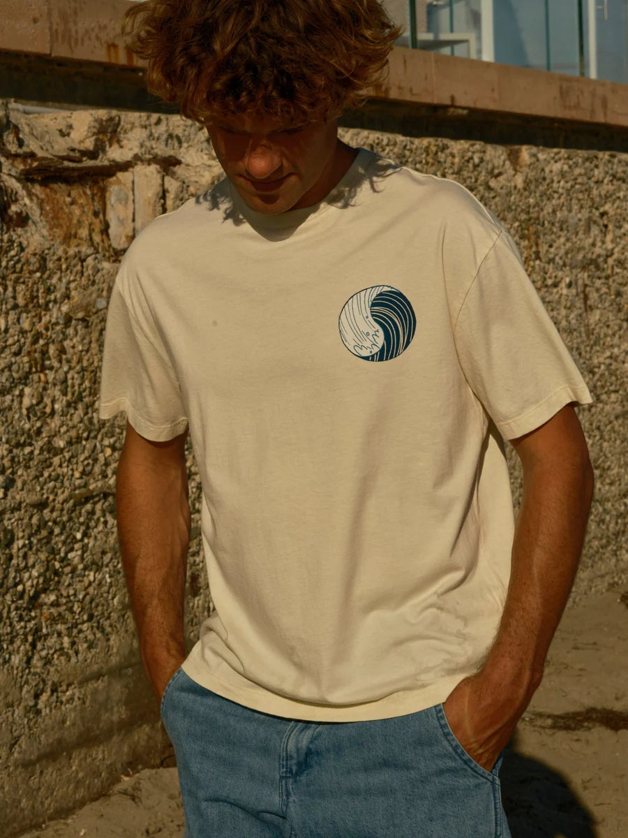 Surfing NaturallyTee | Natural